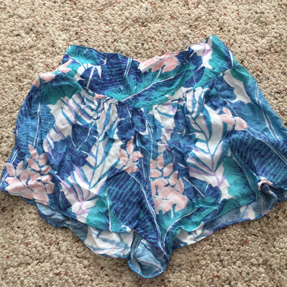 NWT. AE shorts